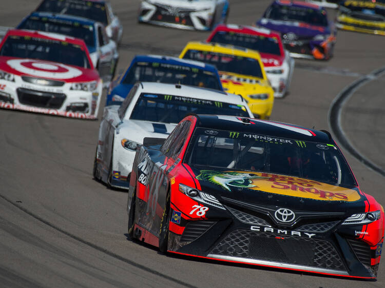 Watch a heart-stopping street race in the Windy City