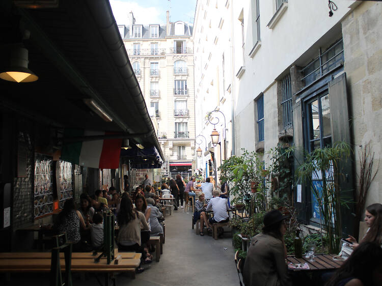 Stuff your face at a storied Paris market