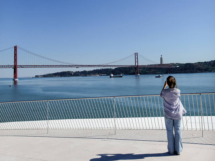 Lisbon by the river side car tour